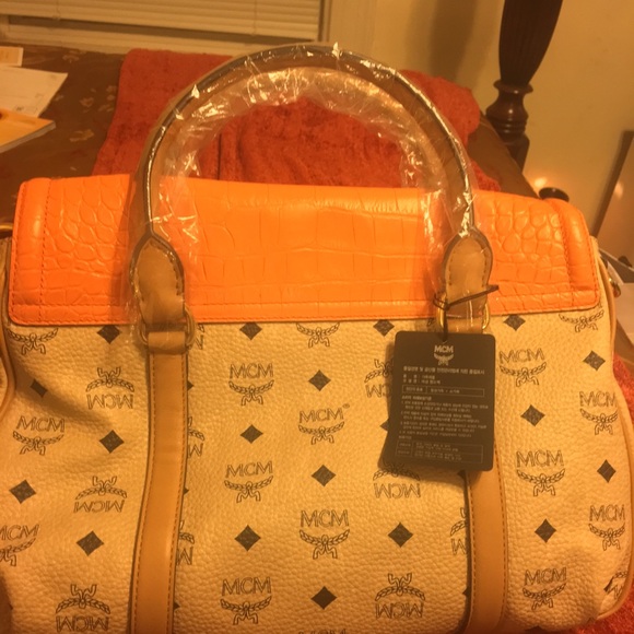MCM handbag. - Picture 2 of 7